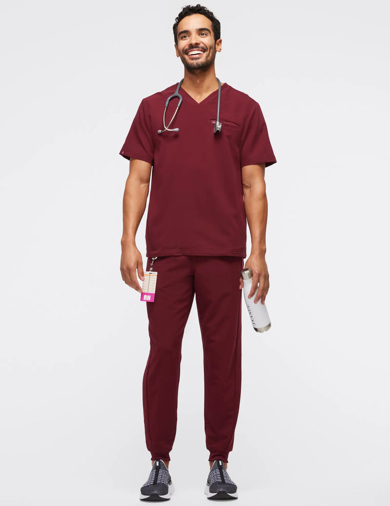 Jaanuu Scrubs Men's 4-Pocket V-Neck Scrub Top Wine | scrub-supply.com