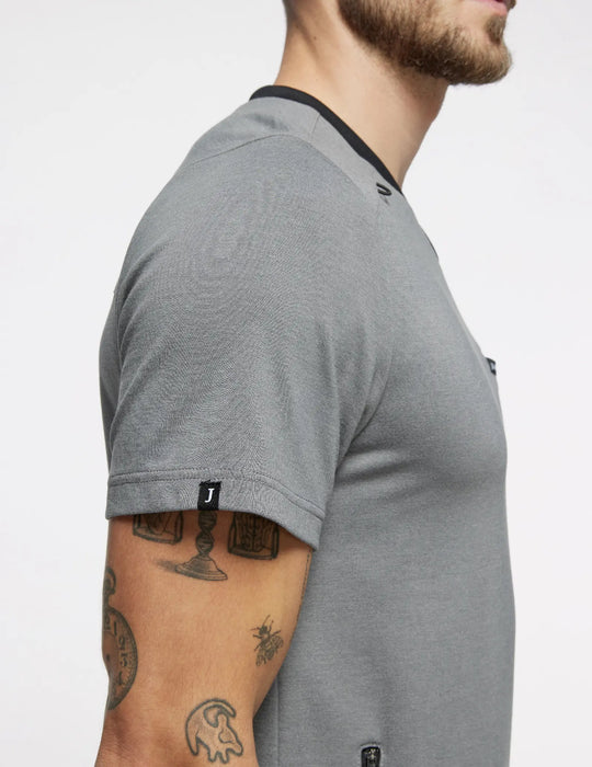 Jaanuu Scrubs Men's Evolve Side-Zip Scrub Top Graphite | scrub-supply.com