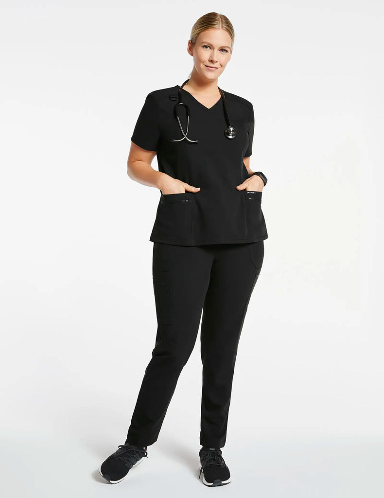 Jaanuu Scrubs Women's 8-Pocket Cargo Scrub Pant Black | scrub-supply.com