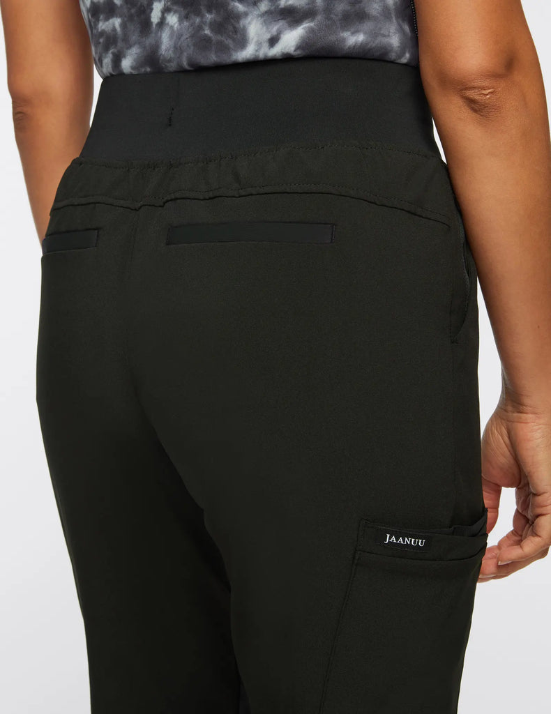 Jaanuu Scrubs Women's All-Day Performance Scrub Jogger Black | scrub-supply.com