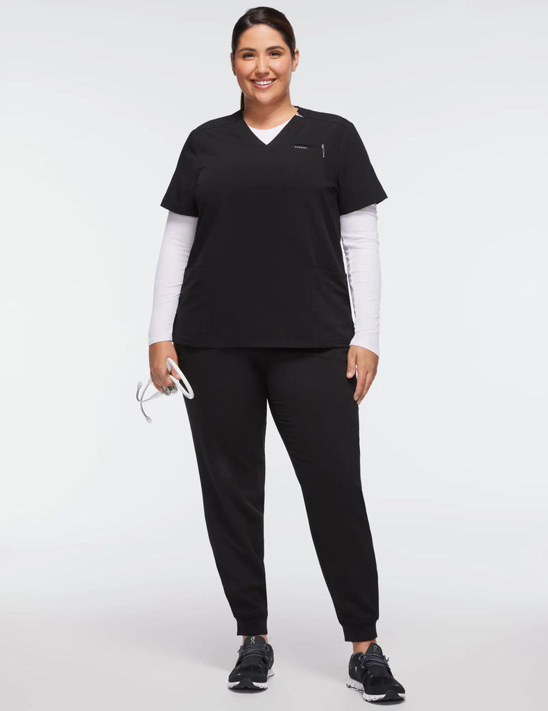 Jaanuu Scrubs Women's 5-Pocket Classic Scrub Jogger Black | scrub-supply.com