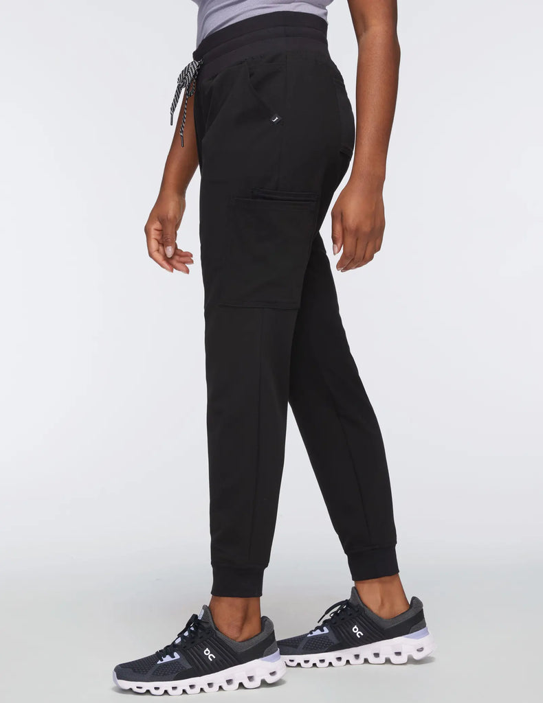 Jaanuu Scrubs Women's 13-Pocket Scrub Jogger Black | scrub-supply.com