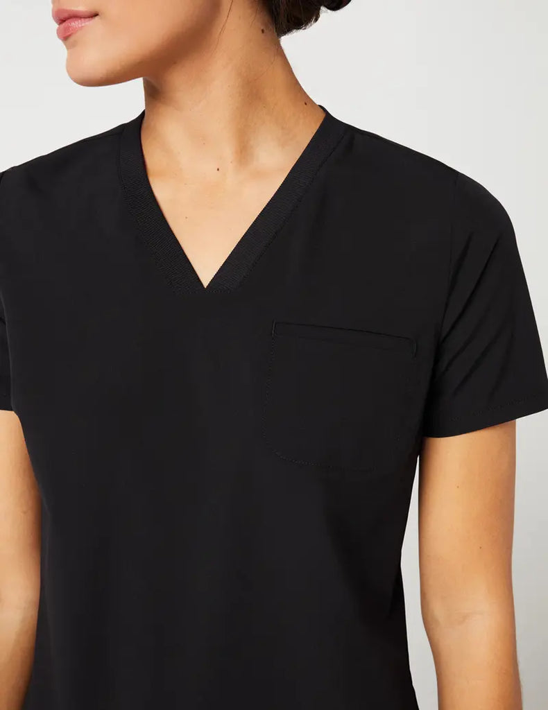 Jaanuu Scrubs Women's Stride Ribbed V-Neck Top Black | scrub-supply.com