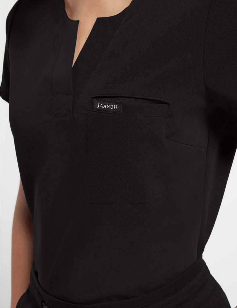 Jaanuu Scrubs Women's 1-Pocket Tuck-In Scrub Top Black | scrub-supply.com