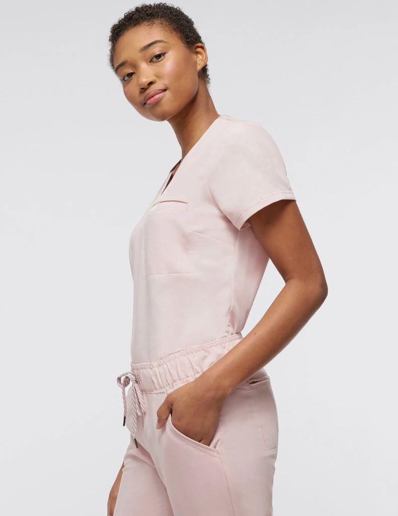 Jaanuu Scrubs Women's 1-Pocket Tuck-In Scrub Top Blushing Pink | scrub-supply.com