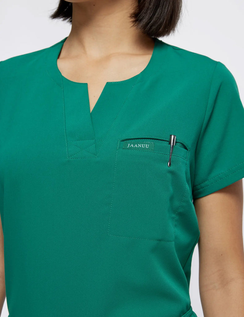 Jaanuu Scrubs Women's 1-Pocket Tuck-In Scrub Top Hunter Green | scrub-supply.com