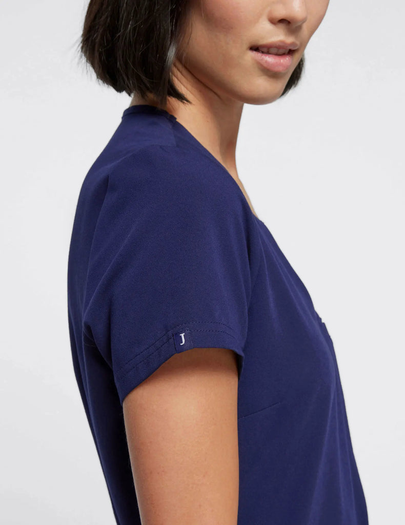 Jaanuu Scrubs Women's 1-Pocket Tuck-In Scrub Top Navy | scrub-supply.com