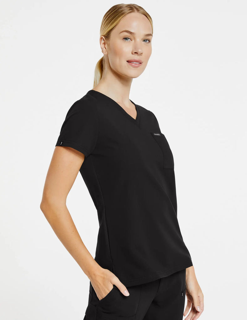 Jaanuu Scrubs Women's 3-Pocket V-Neck Scrub Top Black | scrub-supply.com