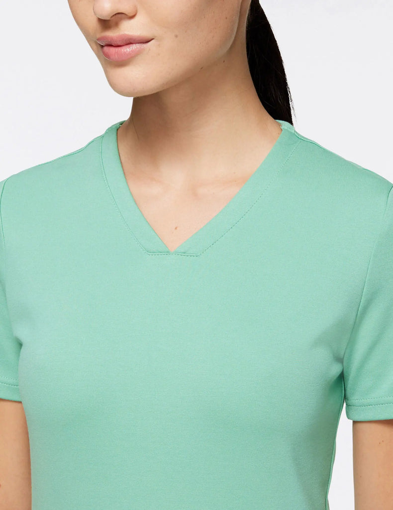 Jaanuu Scrubs Women's 4-Pocket V-Neck Scrub Top Jade | scrub-supply.com