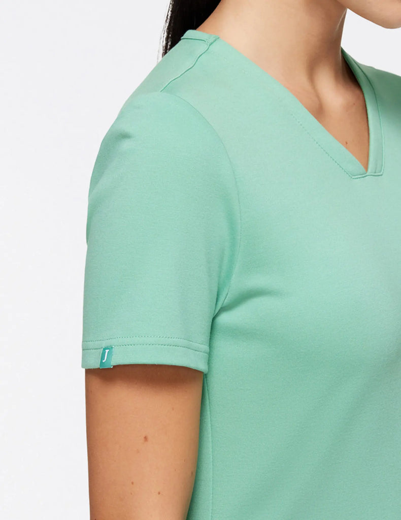 Jaanuu Scrubs Women's 4-Pocket V-Neck Scrub Top Jade | scrub-supply.com