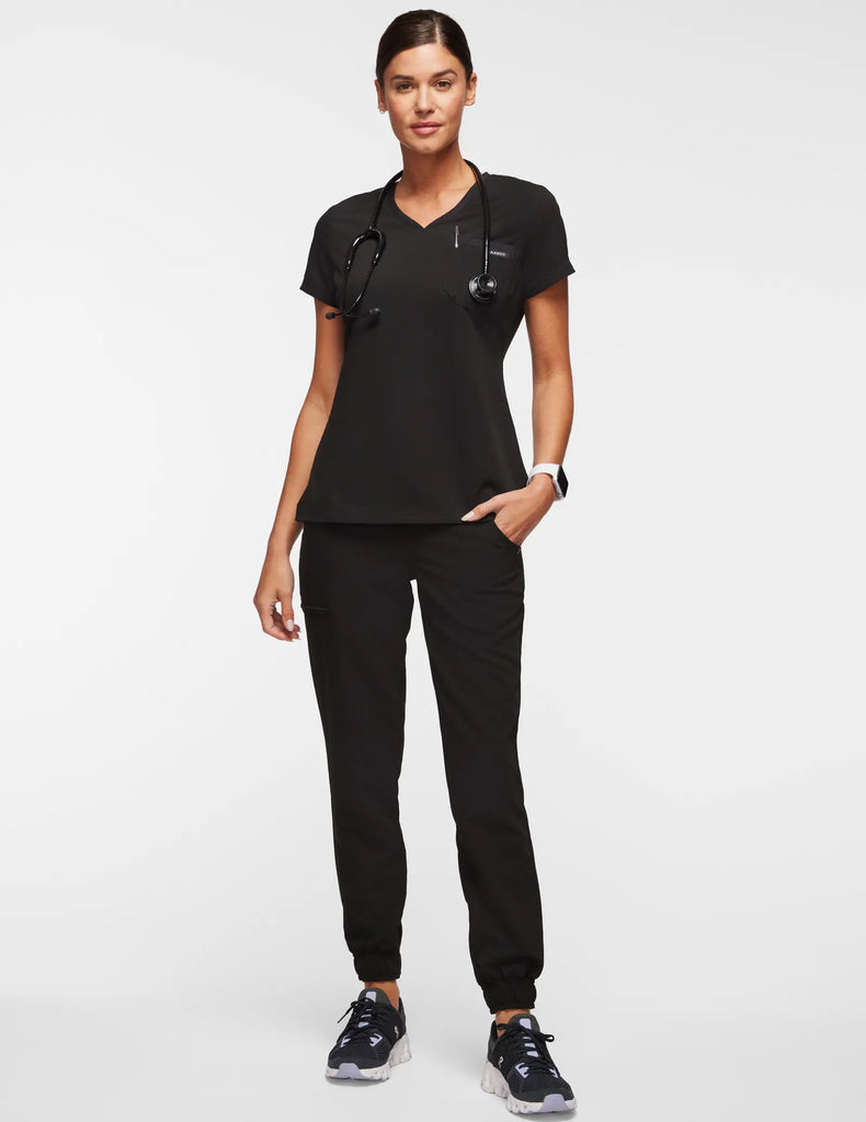 Jaanuu Scrubs Women's 2-Pocket Tuck-In Scrub Top Black | scrub-supply.com