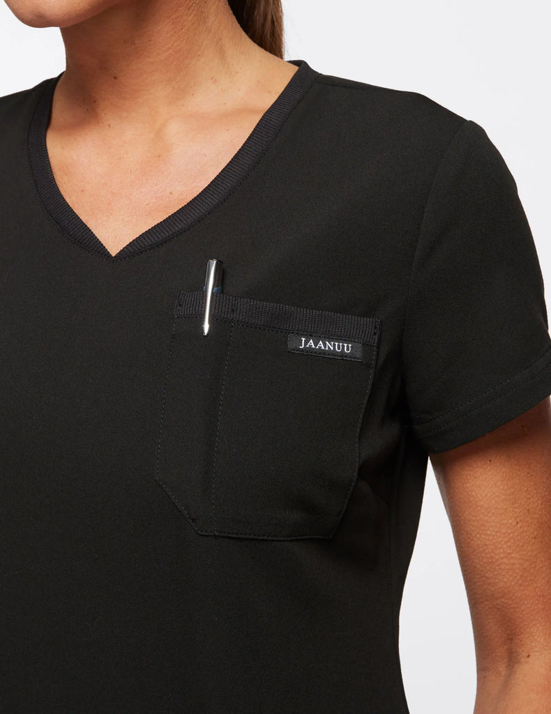 Jaanuu Scrubs Women's 2-Pocket Tuck-In Scrub Top Black | scrub-supply.com