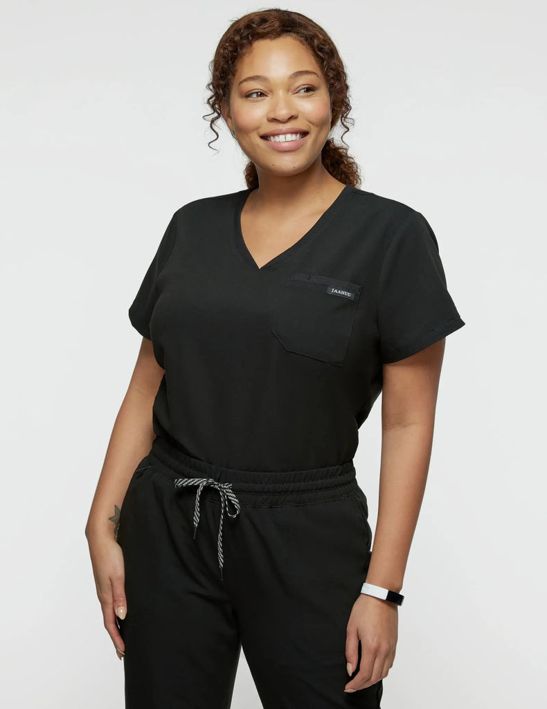 Jaanuu Scrubs Women's 2-Pocket Tuck-In Scrub Top Black | scrub-supply.com