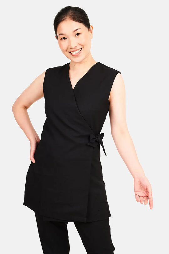 La Beeby Scrubs Women's Amie Top Black | scrub-supply.com