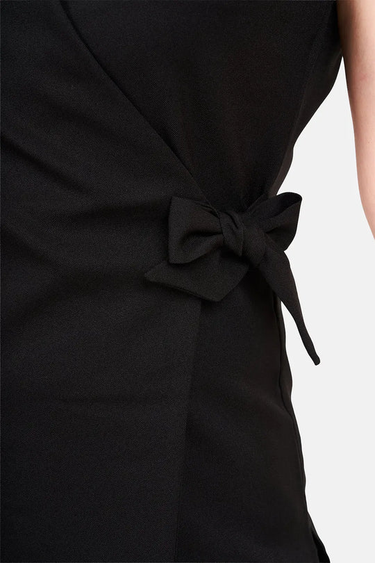 La Beeby Scrubs Women's Amie Top Black | scrub-supply.com
