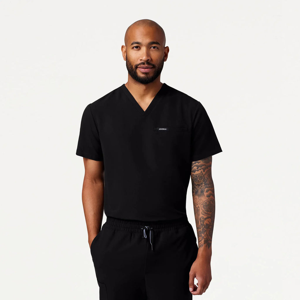 Jaanuu Scrubs Men's Romin 1-Pocket Scrub Top Black | scrub-supply.com