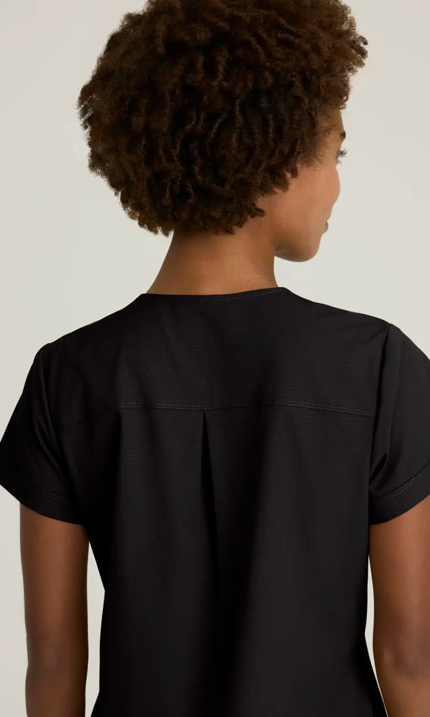 Skechers by Barco Scrubs Women's Trek Tuck-In Top Black | scrub-supply.com