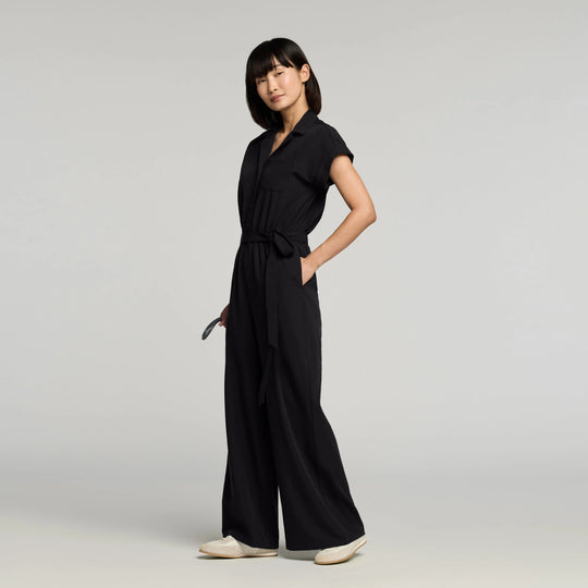 Jaanuu Scrubs Women's The Wide-Leg Scrub Jumpsuit Black | scrub-supply.com