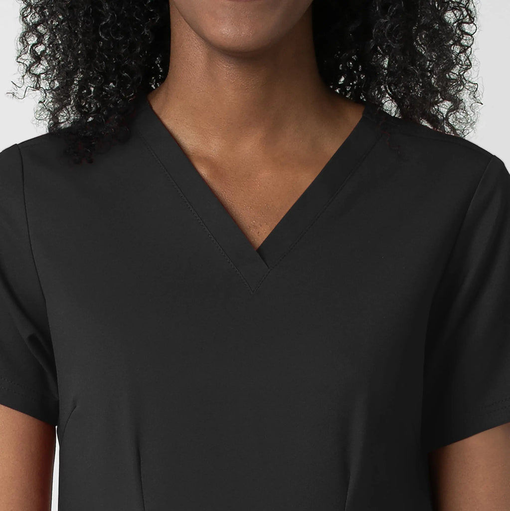 Wink Scrubs Women's Fitted 3-Pocket V-Neck Scrub Top Black | scrub-supply.com