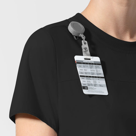 Wink Scrubs Women's Pulse Crew Neck Tuck-in Scrub Top Black | scrub-supply.com