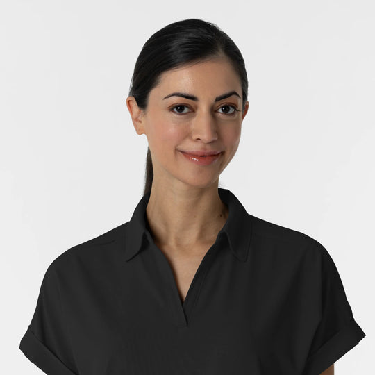 Wink Scrubs Women’s Flex-n-Reach Collared Scrub Top Black | scrub-supply.com