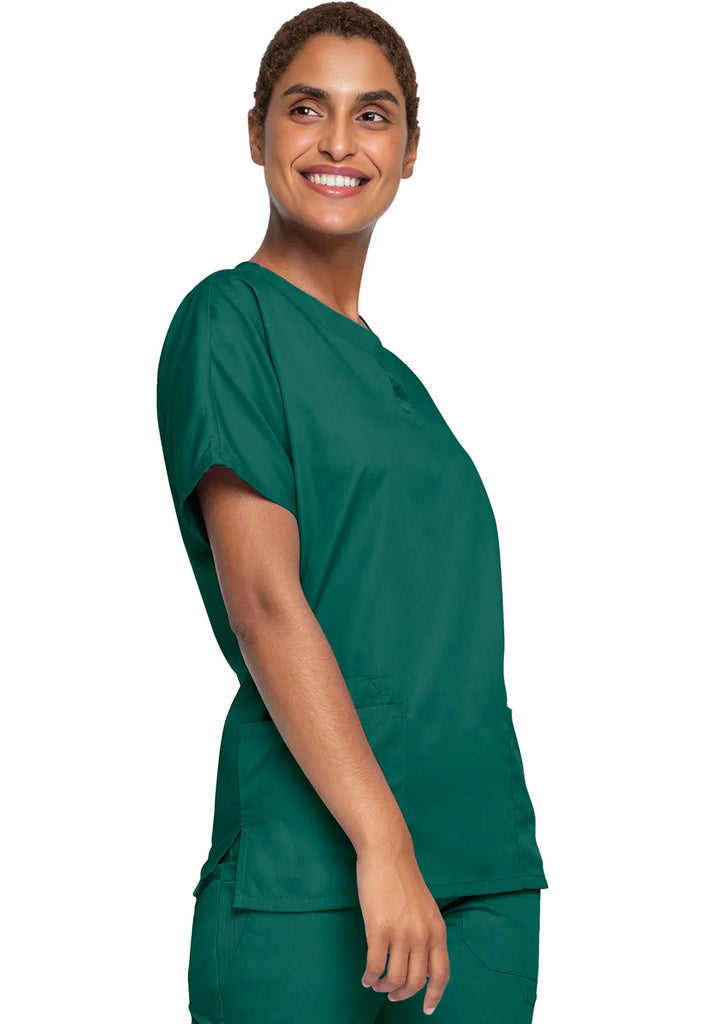 Cherokee Scrubs Women's 3-Pocket V-Neck Top Hunter Green | scrub-supply.com