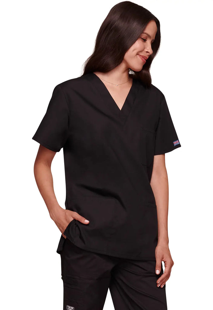 Cherokee Scrubs Unisex 3-pocket V-Neck Top Black | scrub-supply.com