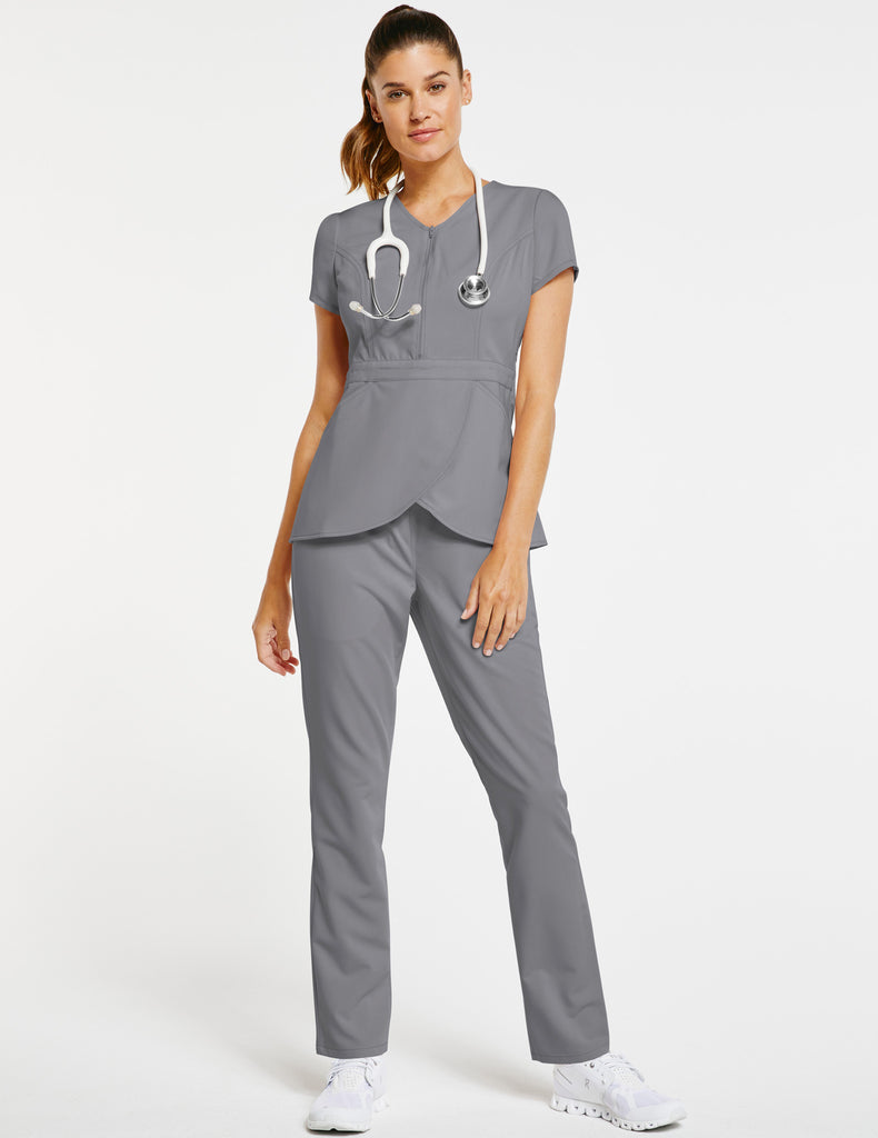 Jaanuu Review: Stylish Scrubs for Tall Lengths - The Traveling